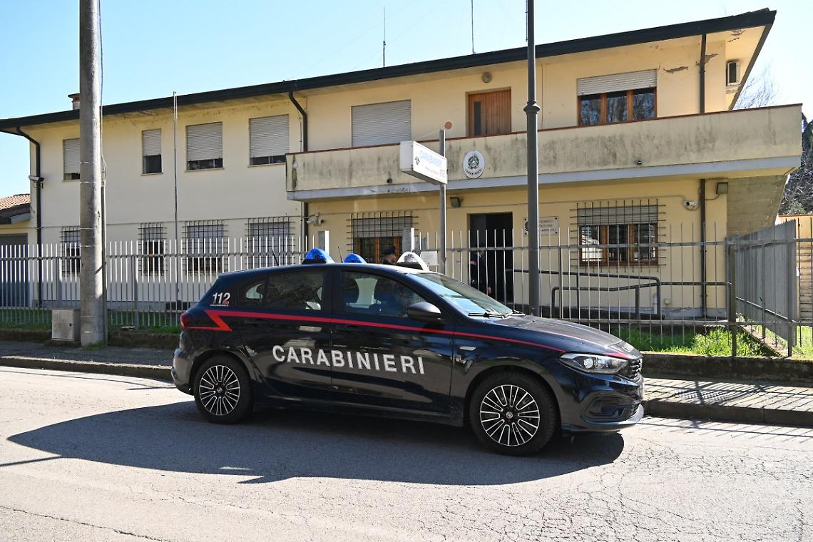 auto dei carabinieri scritta 112