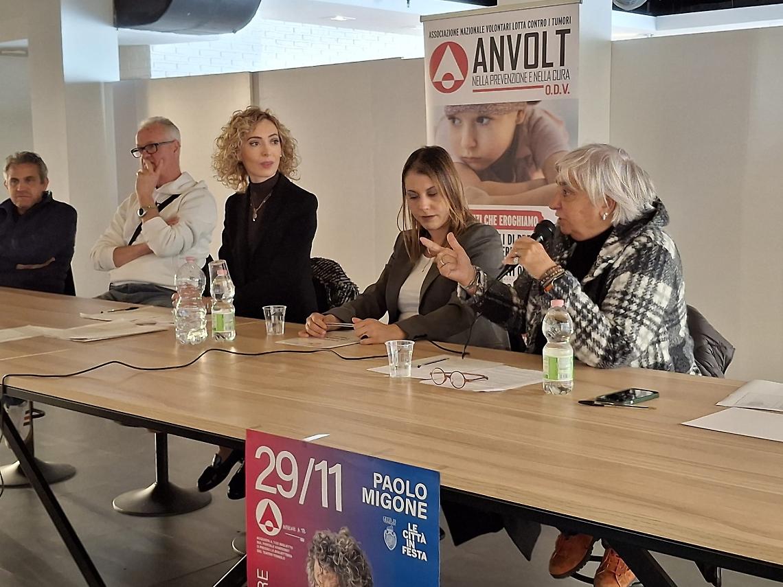 “Una risata contro il tumore 2”: Paolo Migone torna a Mestre per una serata di solidarietà