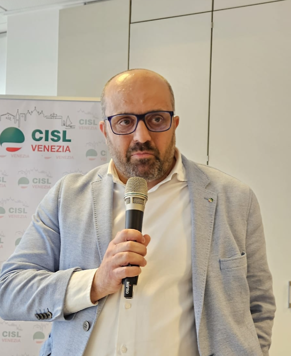 Contratto scuola 2022-2024: aumenti per docenti e Ata e arretrati fino a 2.000 euro