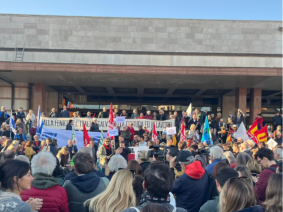 Foto della protesta dai canali social del direttore d'orchestra Giovanni Battista Rigon