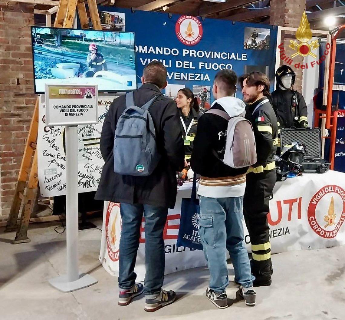 Vigili del Fuoco protagonisti al Salone "Fuori di Banco" di Venezia