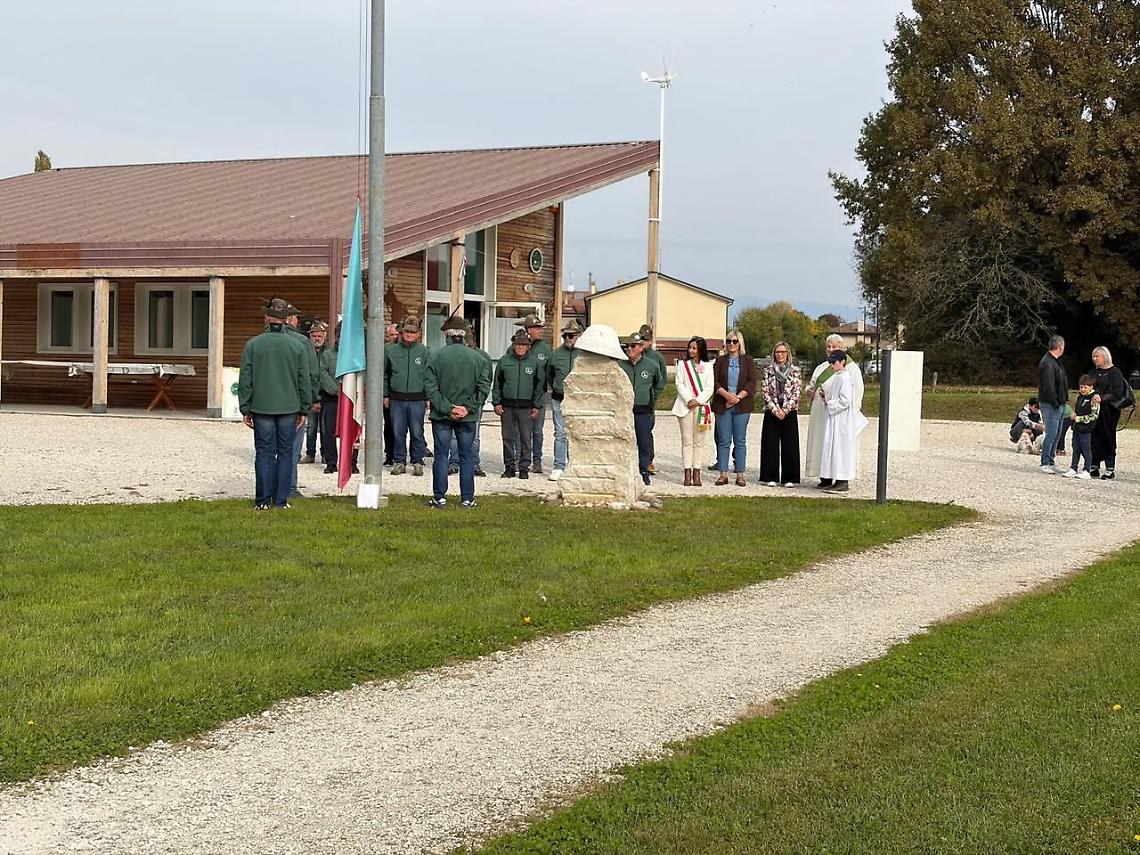 Inaugurata la Biblioasi a Villa del Conte: letture all'aperto e impegno degli Alpini