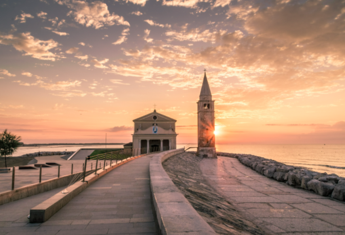 Caorle si prepara a un Natale spettacolare: arriva “Chinonsò”, il villaggio del Grinch più grande d’Italia