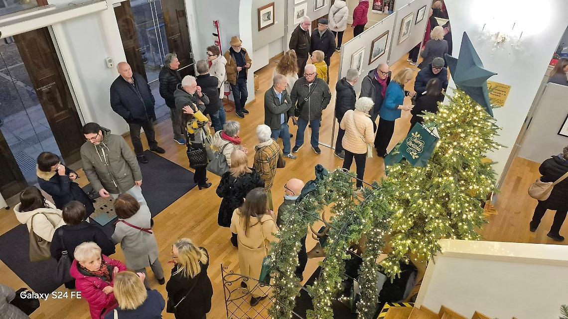 Inaugurata ieri pomeriggio, presso il Foyer del Palazzo Danielato in via Roma, la nuova mostra dell’artista cavarzerano Piero Sandano, intitolata “L’arte di illustrare”. 