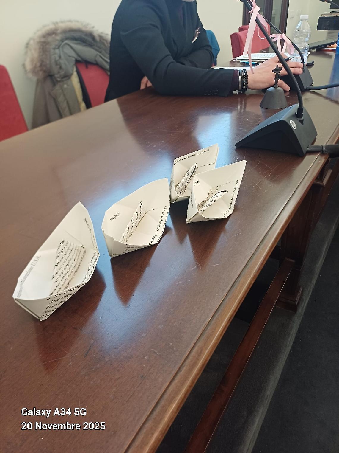 Scontro su Gaza, sindaco e maggioranza escono dall’aula