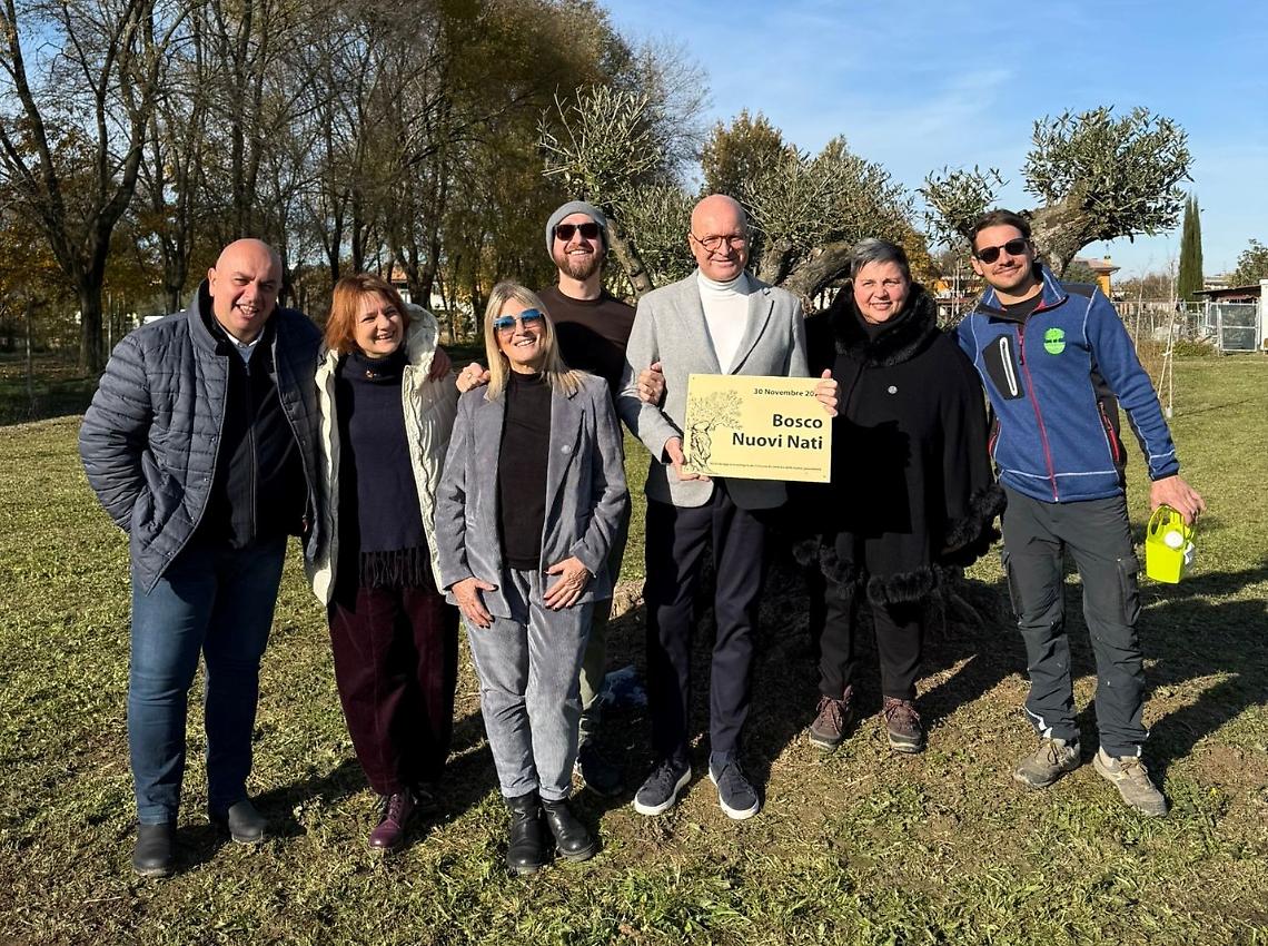 Foto della festa del “Bosco dei nuovi nati” che si è tenuta il 29 novembre 2025