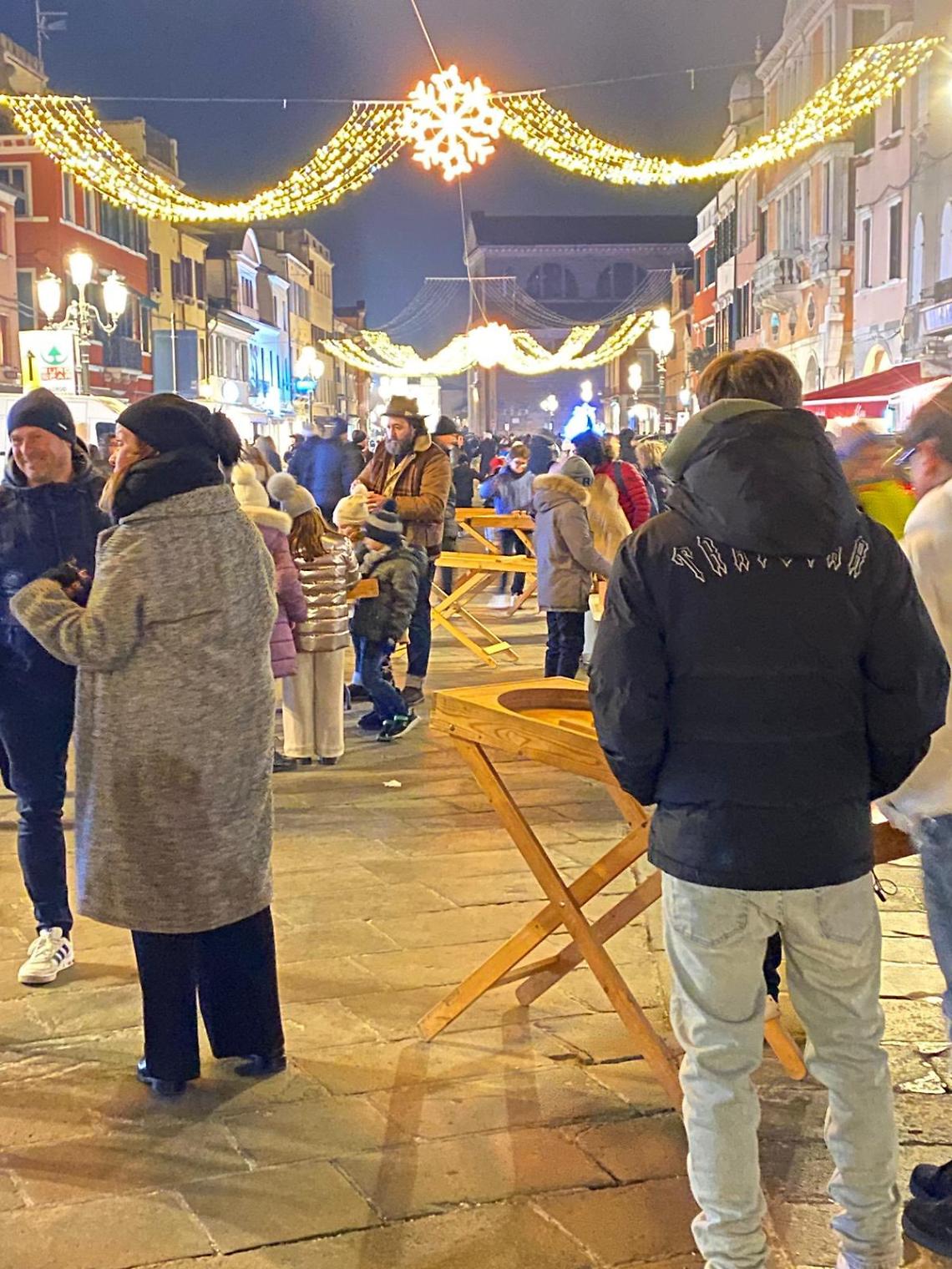 Chioggia si veste di Natale: luminarie, pista di ghiaccio e dj-set
