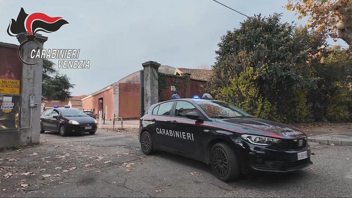Carabinieri in azione a Venezia: due arresti e tre denunce per droga e possesso di armi