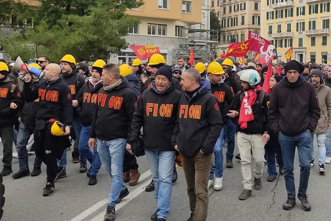 Da Genova a Taranto: metalmeccanici in piazza per lavoro e sicurezza