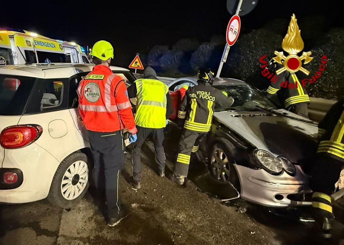 Scontro frontale sul ponte translagunare: un ferito grave a Chioggia