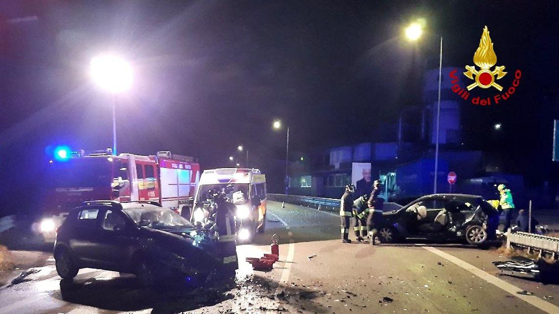 Schianto nella notte sulla SS 51 a Longarone: una vittima e un ferito