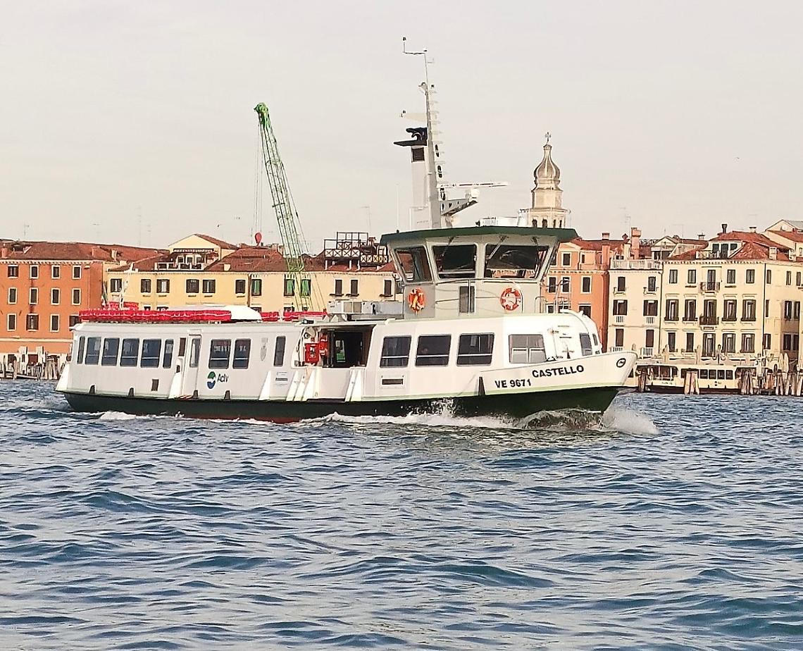 Il motobattello “Castello”