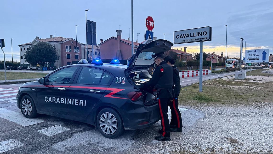 Arrestato a Cavallino Treporti: 27enne trovato con dosi di cocaina, 180 euro e materiale per lo spaccio