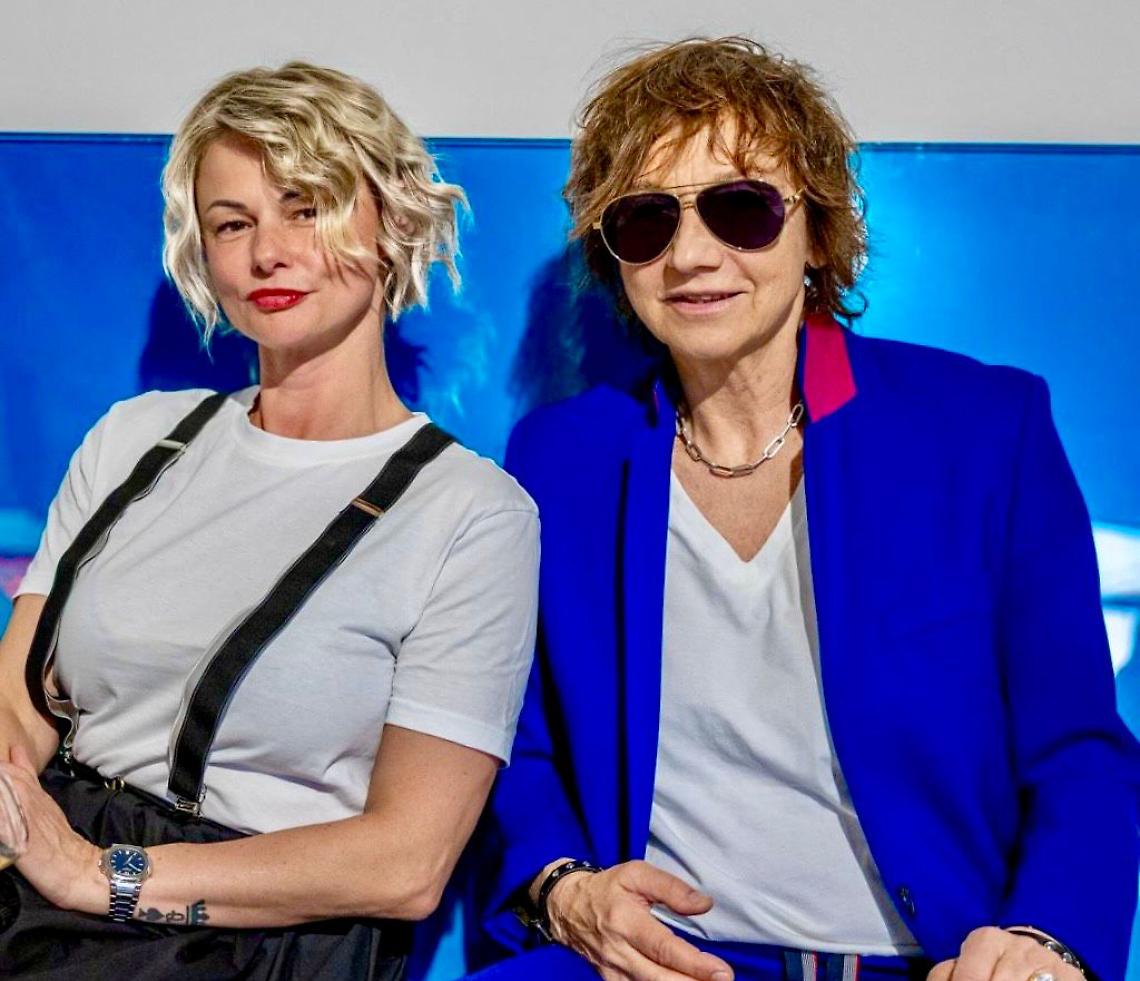 Gabriela Herma presenta “Nuvolare”: a Padova la nuova mostra tra luce, resina e nuvole