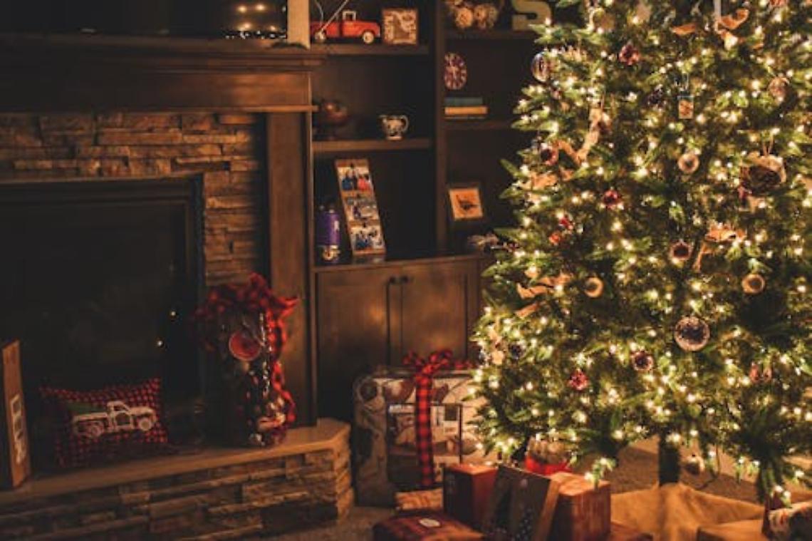 Natale 2025: i trend pi&ugrave; hot per decorazioni, regali e feste