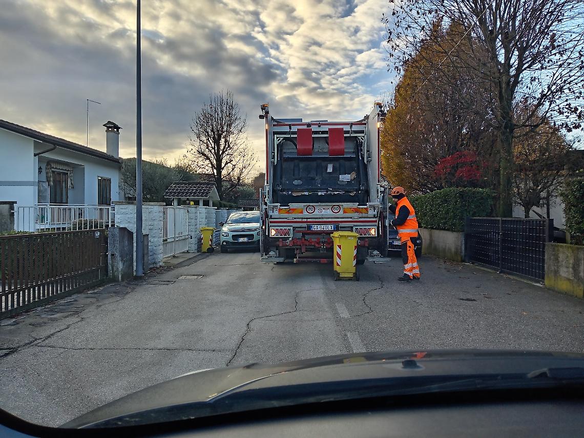 Foto di via Matteotti inviataci dal lettore