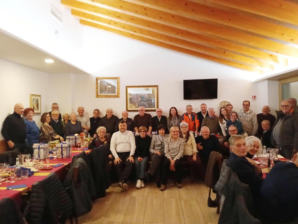 La Cena di Natale celebra il volontariato: «Dietro ogni viaggio c'è tempo donato e ascolto»