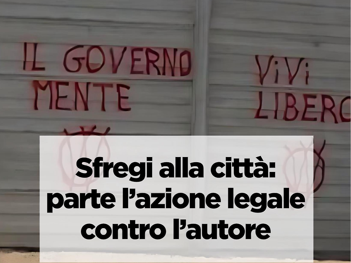 Gli sfregi sulla recinzione dello stadio