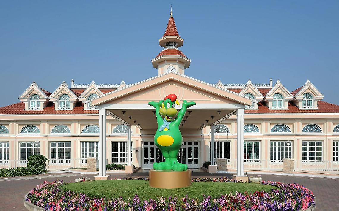 &ldquo;Shine On &rsquo;75&rdquo;: Gardaland Resort celebra il Capodanno con un viaggio negli anni Settanta