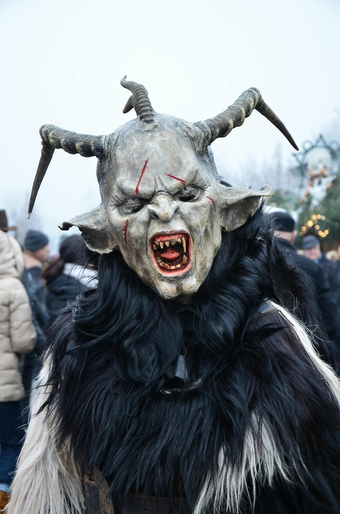 Natale a Montegrotto Terme: tra mercatini, magia e la suggestiva sfilata dei Krampus