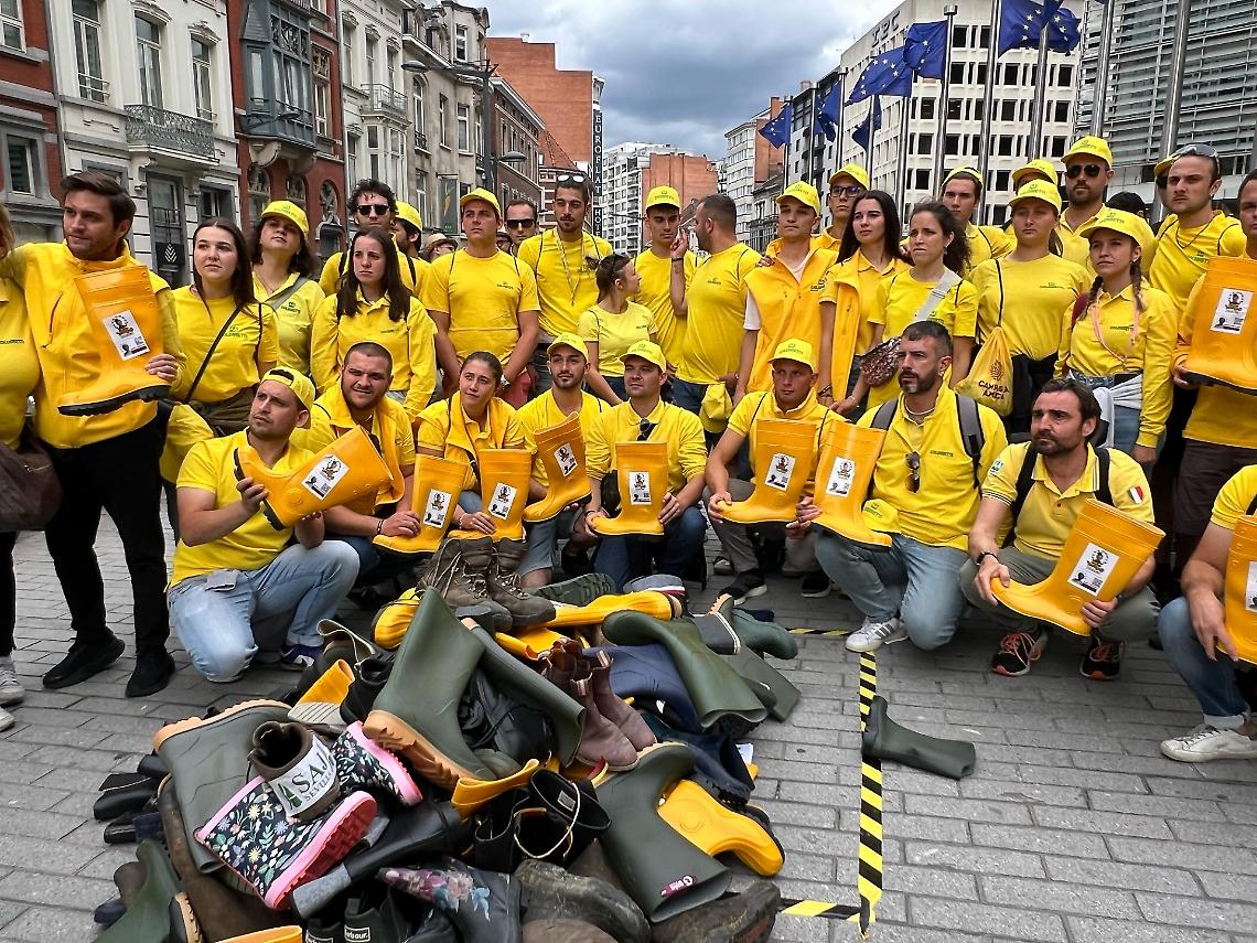Agricoltori veneti a Bruxelles: Coldiretti guida la protesta contro le politiche UE