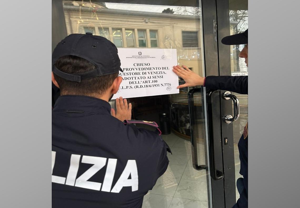 Lido di Venezia: il Questore sospende la licenza di un locale per 15 giorni