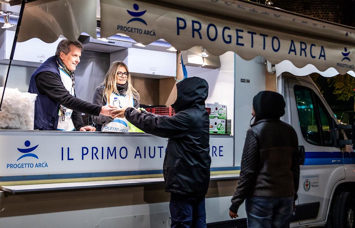 Padova: oltre 8.900 pasti per le persone senza dimora nel 2025 grazie a JTI Italia e Progetto Arca