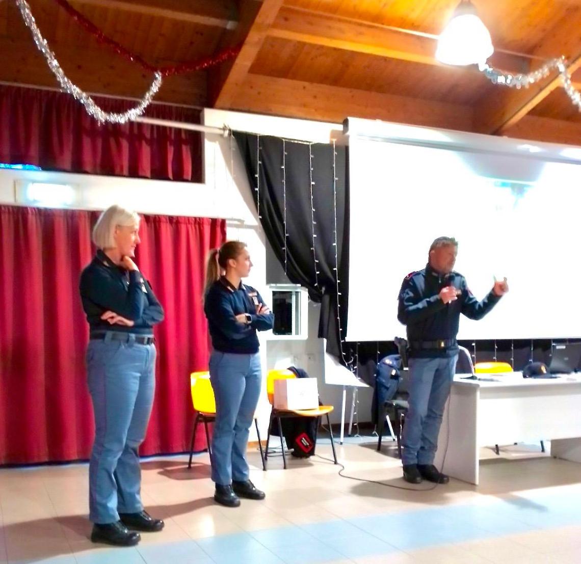 Jesolo, la Polizia di Stato incontra gli anziani per prevenire le truffe