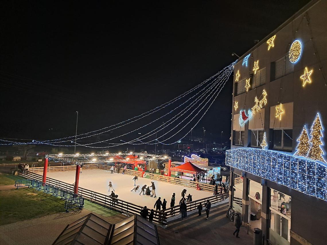 Aperta a Piove una pista di ghiaccio di 500 metri quadrati