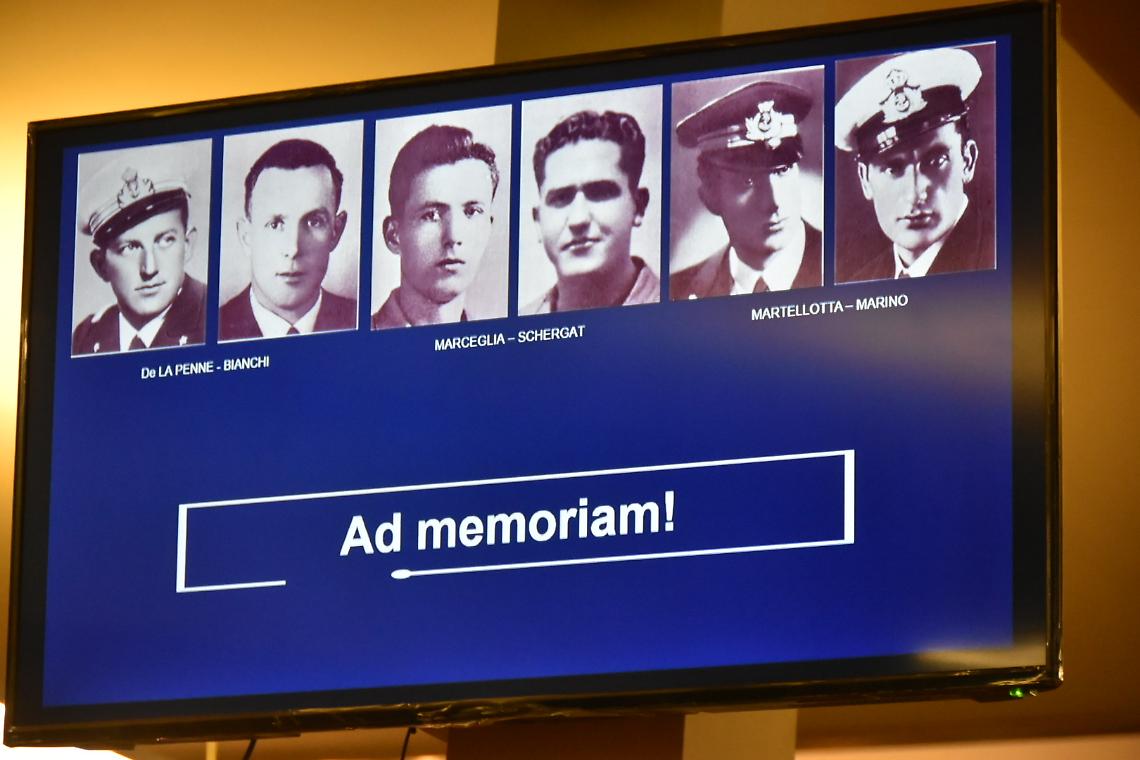 I sei coraggiosi marinai che compirono l'impresa