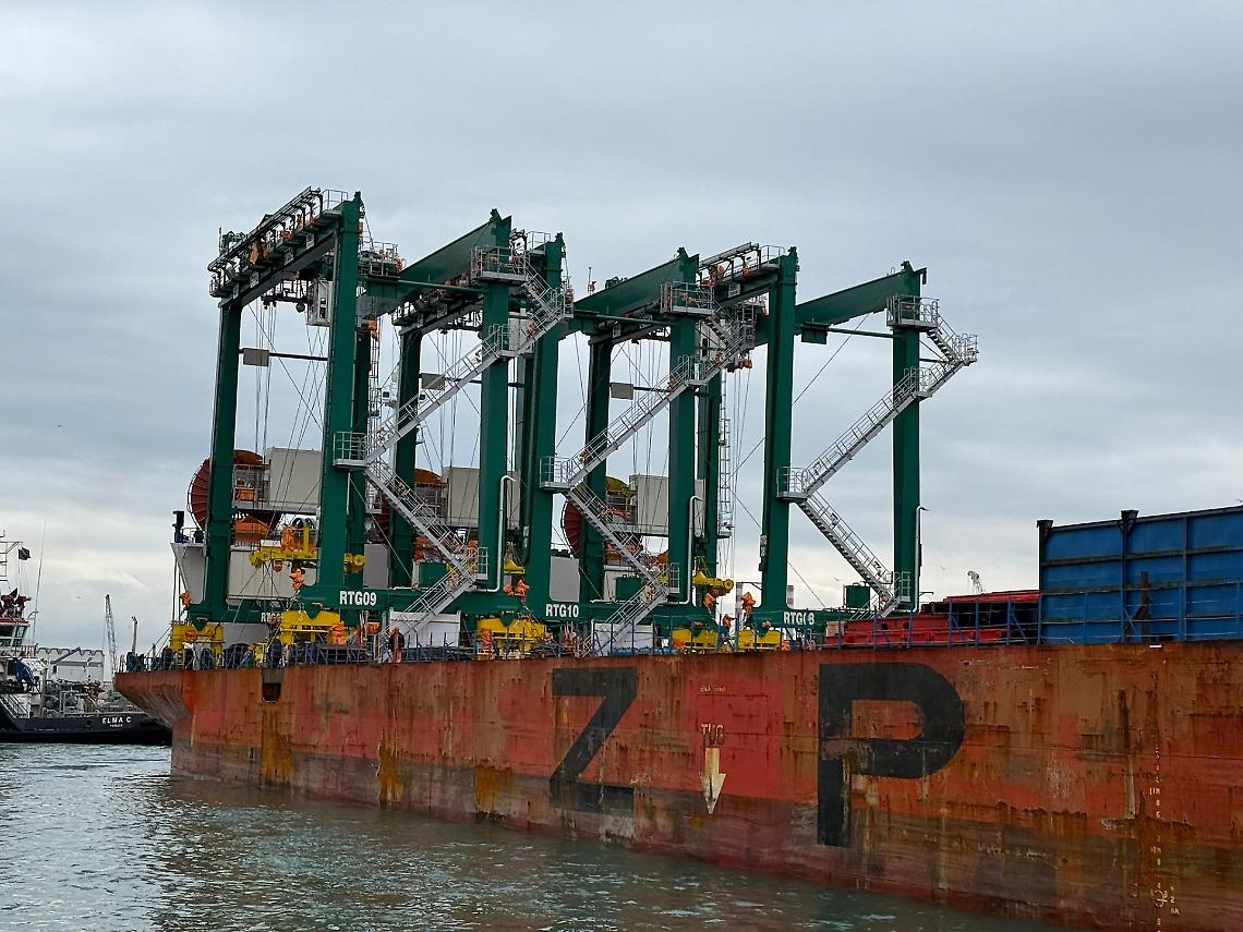 Le nuove gru di Porto Marghera