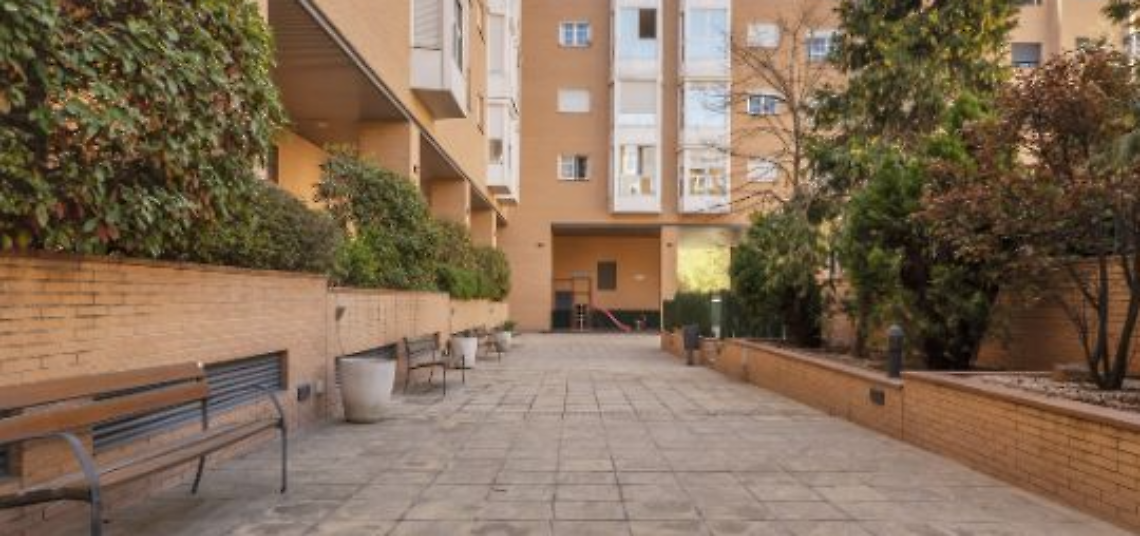 Chioggia, donna di 70 anni trovata senza vita nel cortile di un condominio: indagini in corso