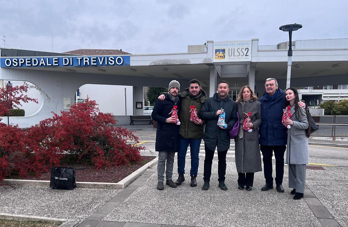 Epifania di solidariet&agrave;: Fratelli d&rsquo;Italia in visita ai piccoli pazienti del Ca' Foncello
