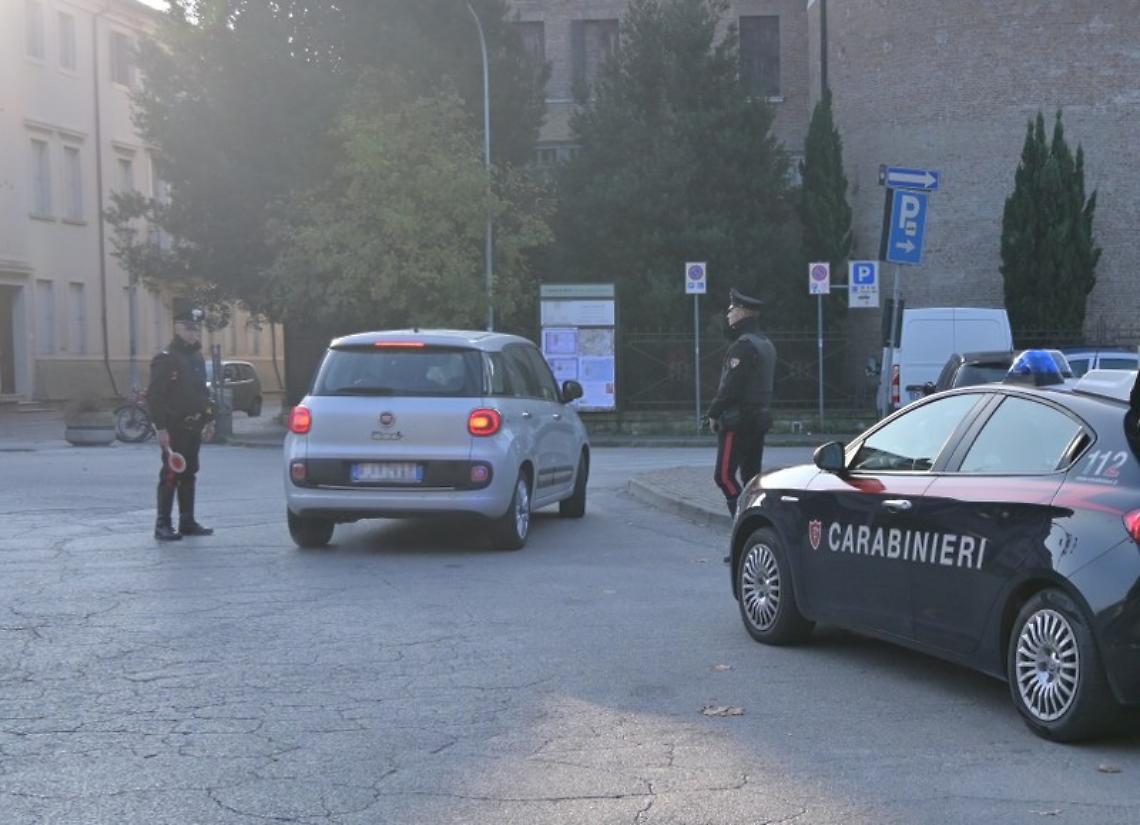 Lite con la fidanzata: minorenne aggredisce i Carabinieri ad Adria