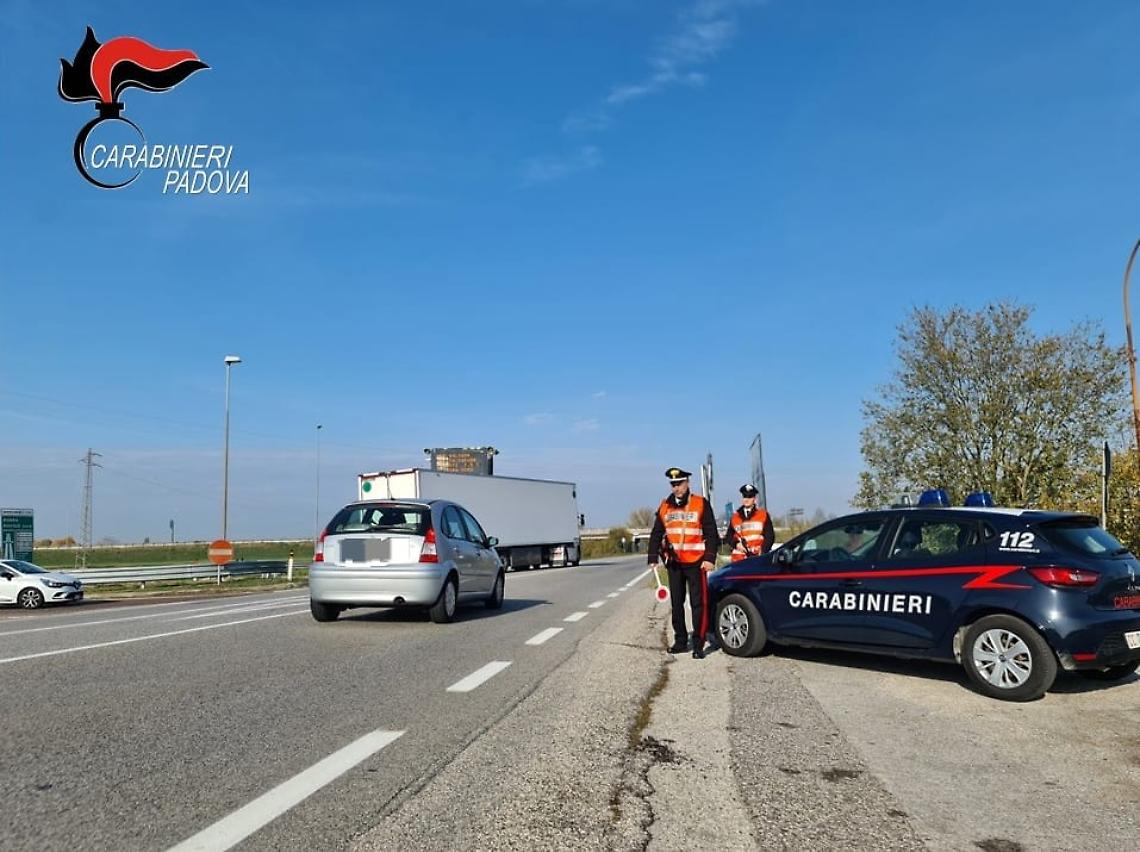 Pontelongo, coinvolto in un incidente fugge a piedi: carabinieri scoprono cocaina in auto e a casa