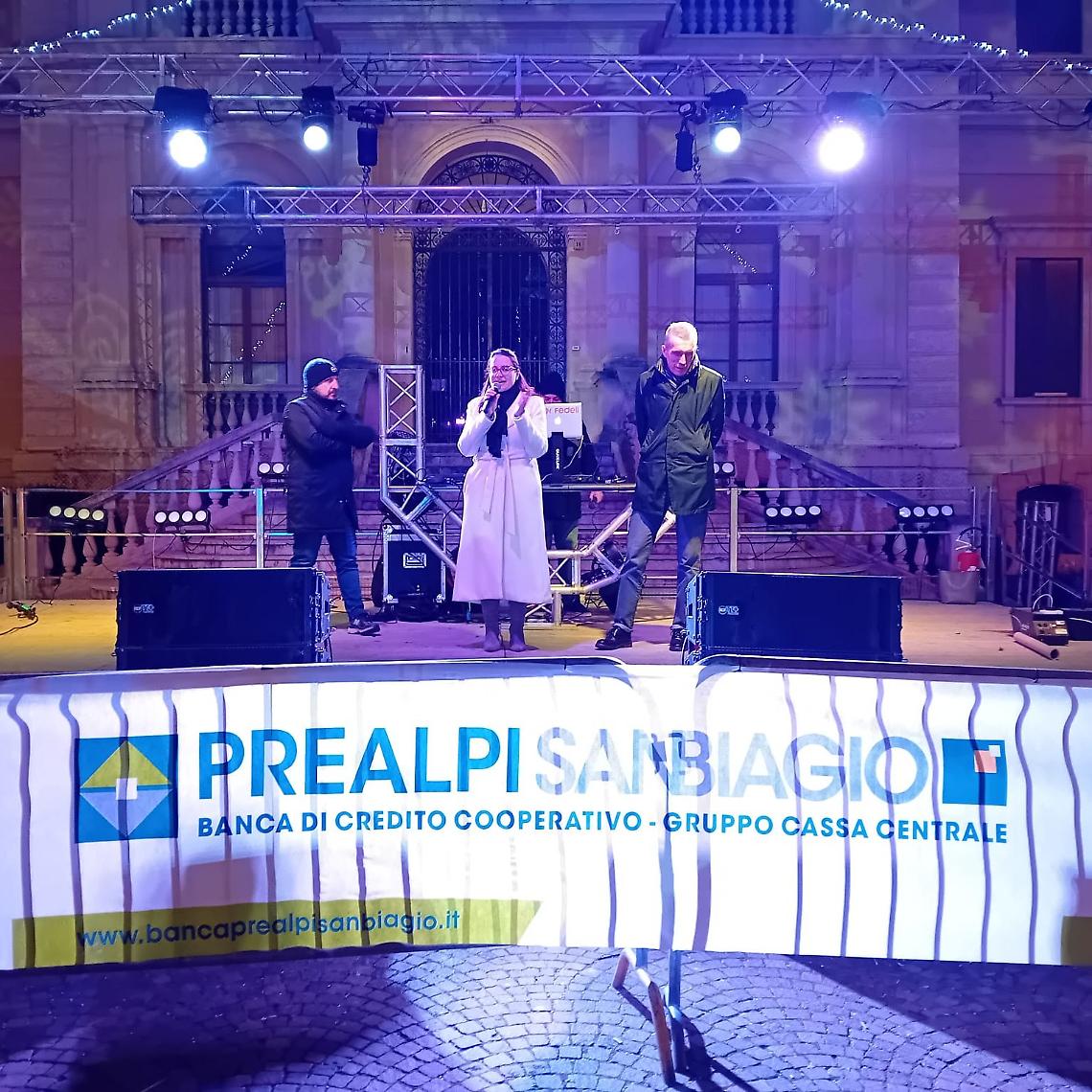 La cerimonia di chiusura della kermesse natalizia