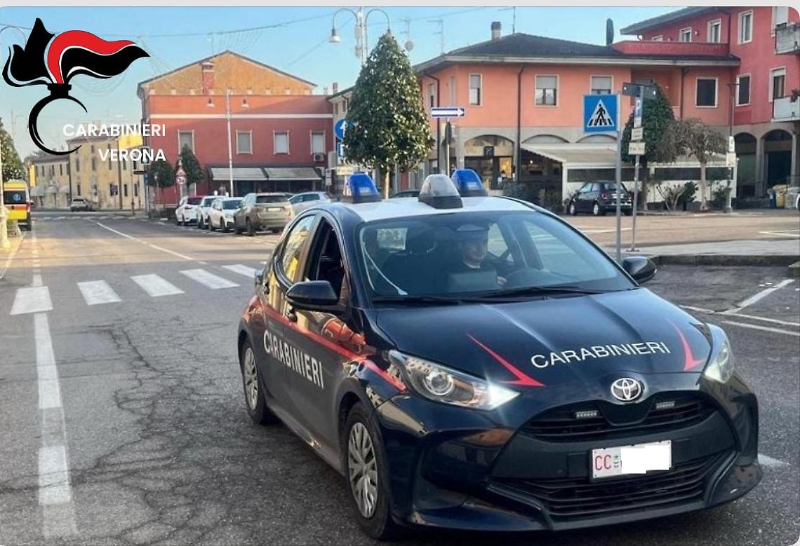 A Isola Rizza tentano di disfarsi della droga: arrestati due uomini per spaccio