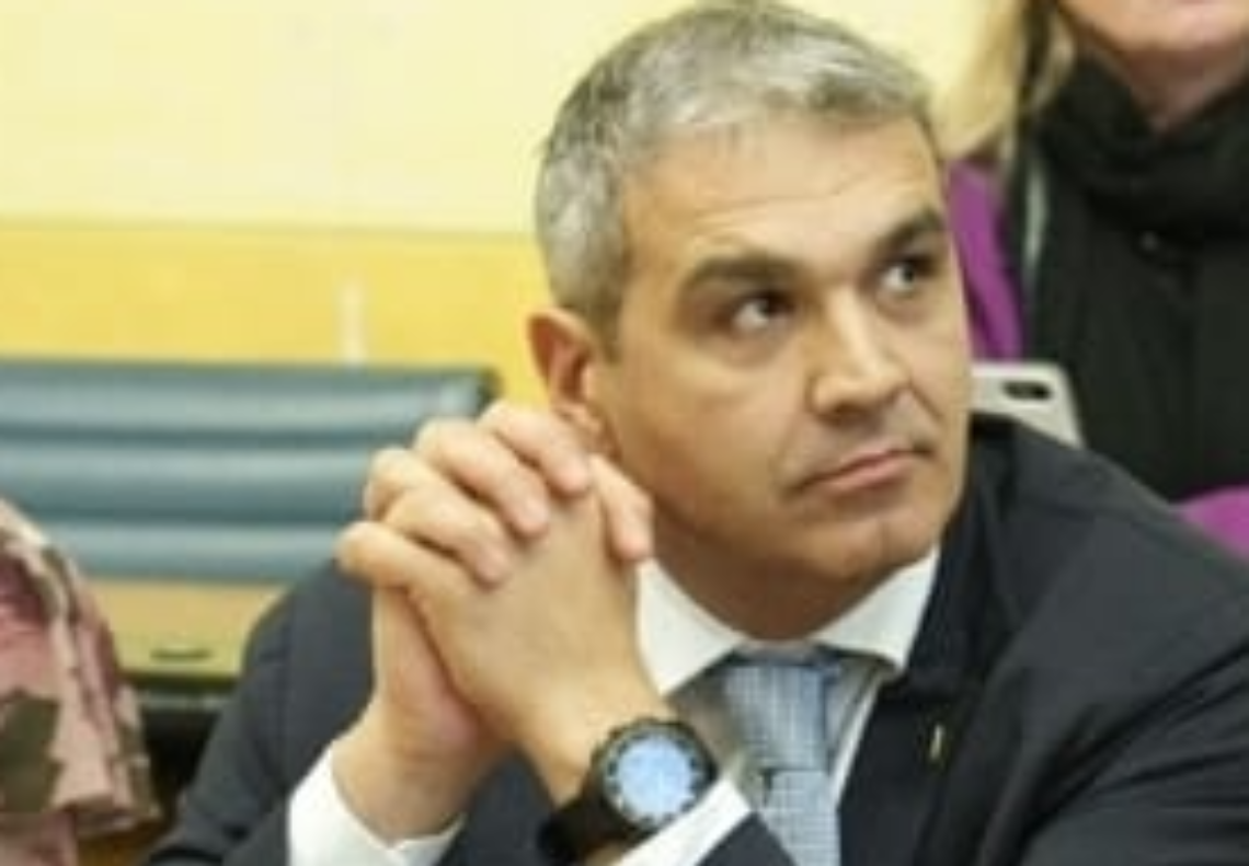 Soranzo (FdI): "S&igrave; all&rsquo;uso delle acque sotterranee per irrigare gli impianti sportivi"