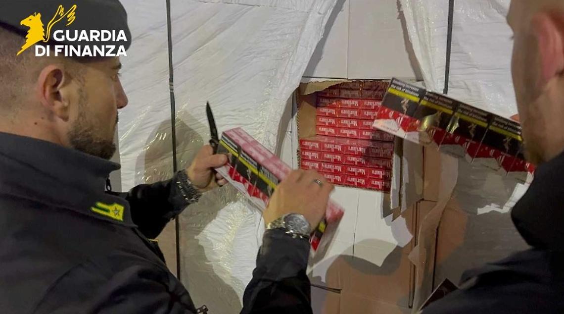 Sigarette travestite da caff&egrave;: maxi sequestro della Finanza a Padova