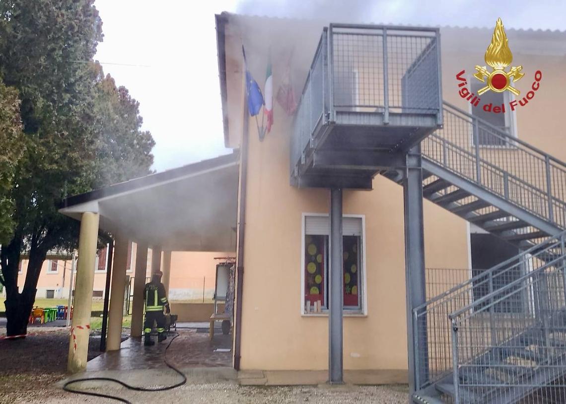 Incendio in una scuola materna a Castelfranco Veneto: edificio dichiarato inagibile