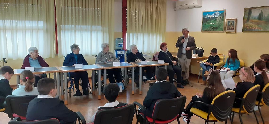 Ariano nel Polesine: al CIASS la memoria diventa lezione con gli anziani che raccontano la storia ai bambini