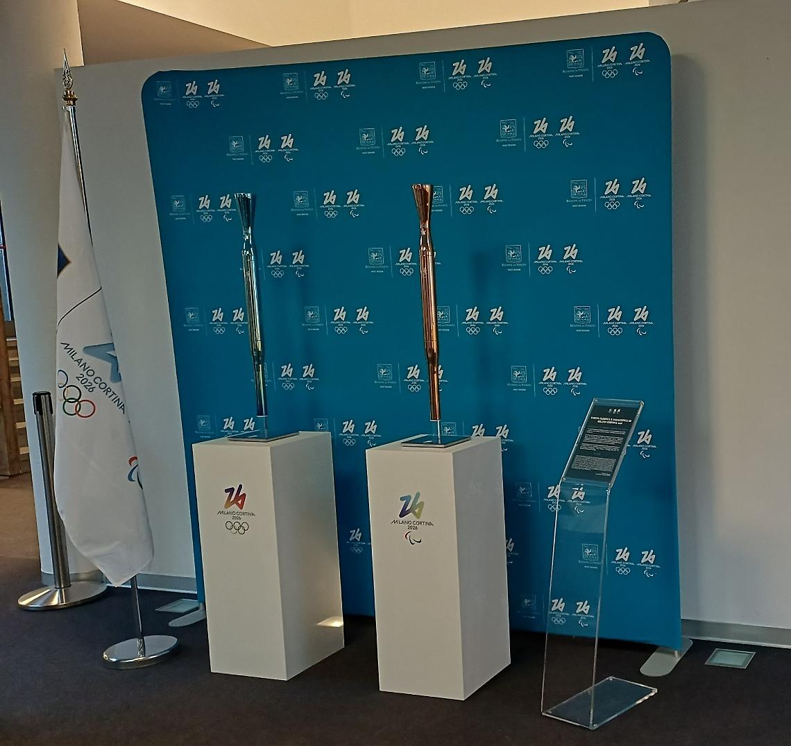 Le torce olimpiche di Milano-Cortina