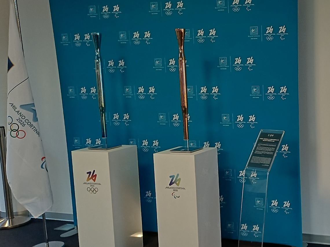 Le torce olimpiche di Milano-Cortina