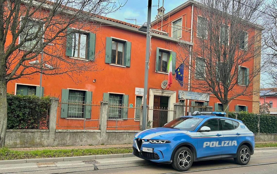 Mestre, minaccia di incendiare la casa della madre per ottenere soldi: arrestato