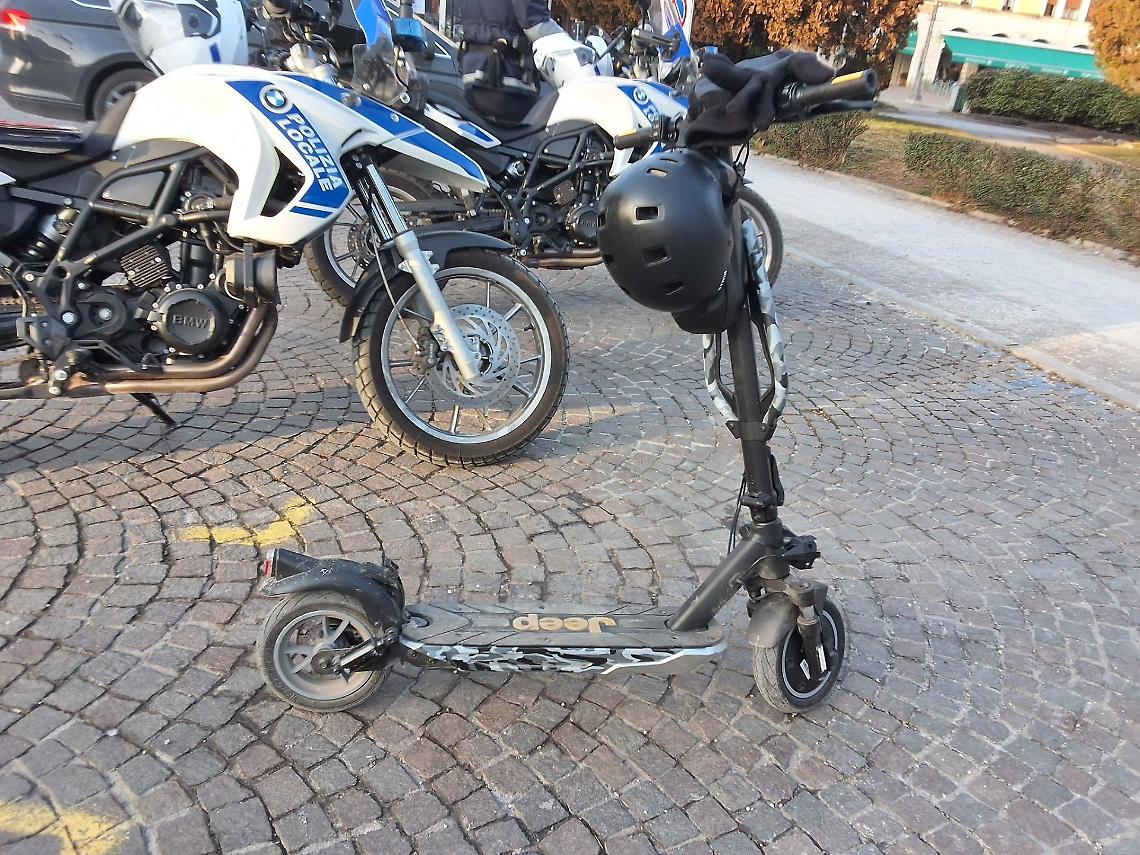 Sicurezza in citt&agrave;: la Polizia locale controlla biciclette e monopattini