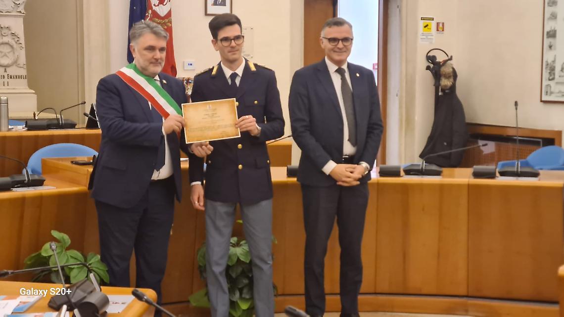 Chioggia applaude il coraggio della Polizia di Stato: encomi a chi ha salvato vite e protetto la comunit&agrave;