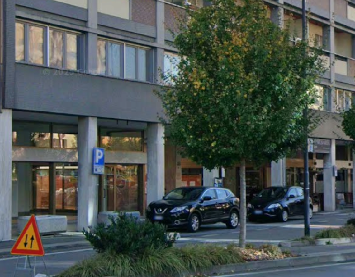 Il giovane &egrave; stato trovato sotto i portici di viale Dante