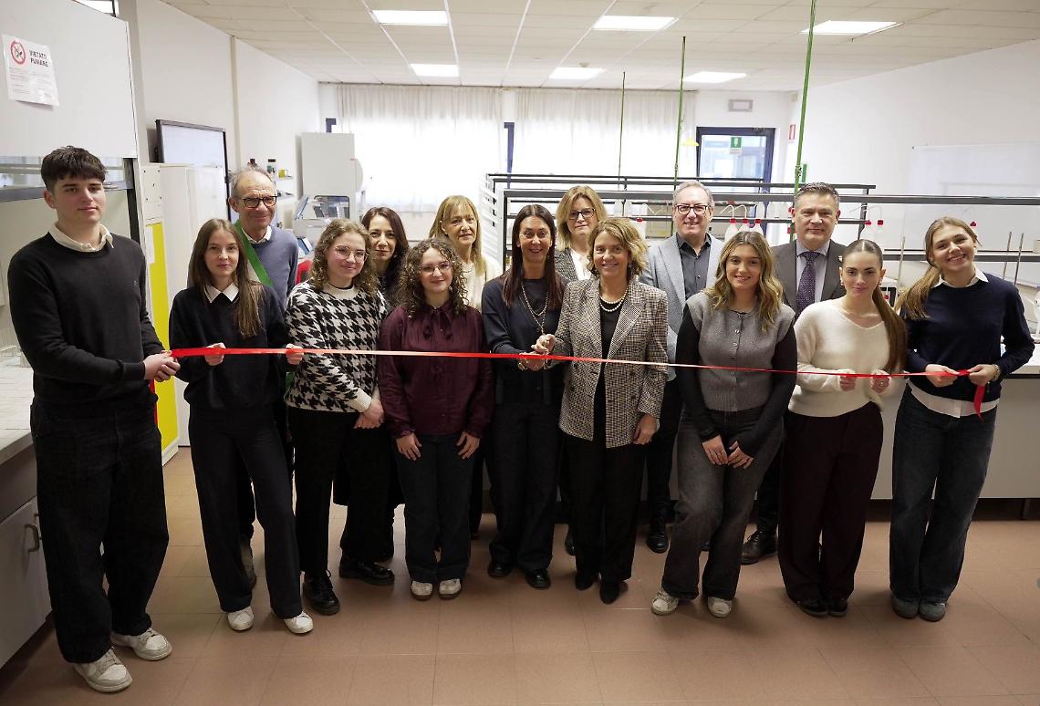Mirano, inaugurato il nuovo laboratorio di scienze del Liceo Majorana-Corner