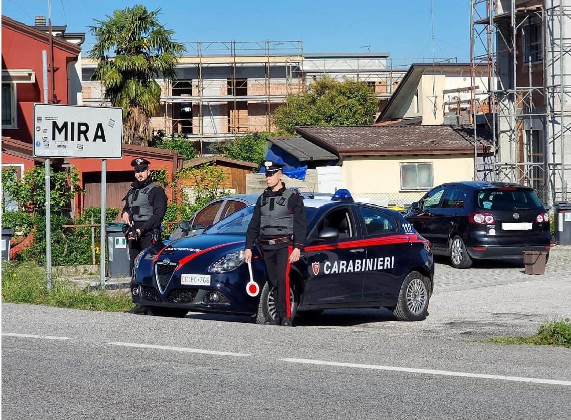 Mira, 52enne arrestato per maltrattamenti in famiglia