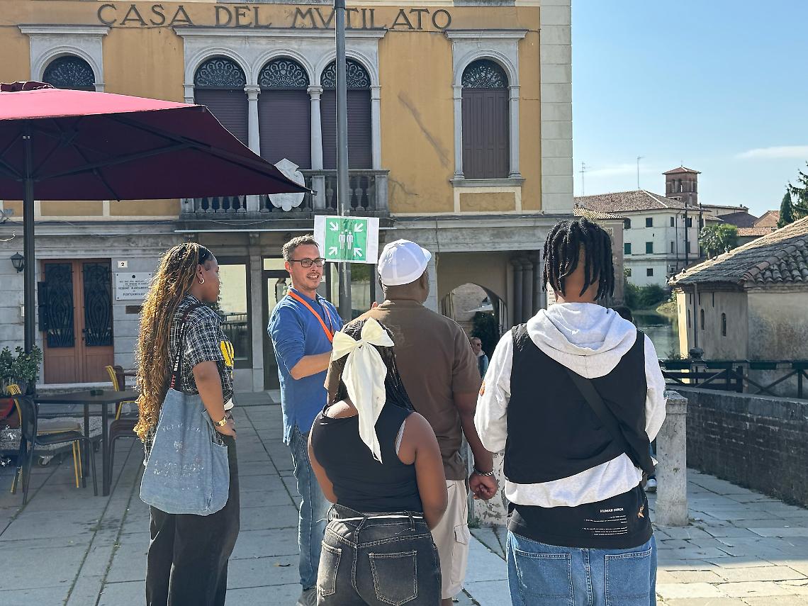 Turisti a Portogruaro nel 2025